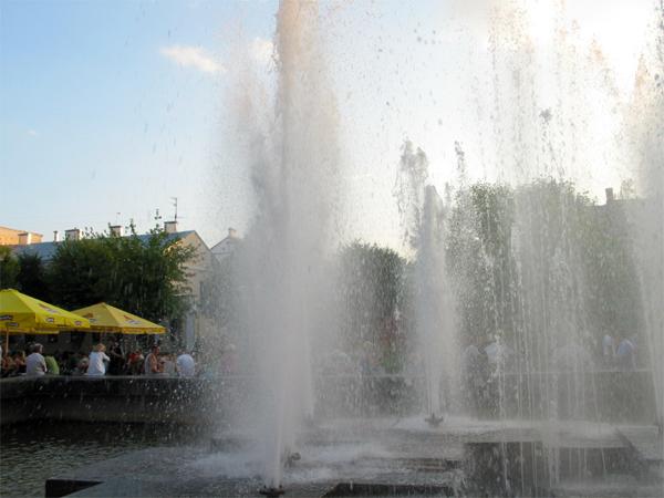 В Приморском районе Санкт-Петербурга Водоканал запустил обновленный фонтан